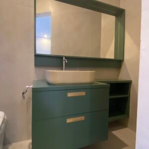 Wardrobe Wastafel Hijau Kustom dengan Desain Minimalis dan Penyimpanan Praktis